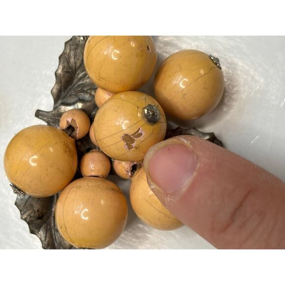 Vntg Deco Shoe Fur Clips Grapes Grape Leaf Mixed Metal Wood Bakelite Rhinestone - Picture 5 of 8